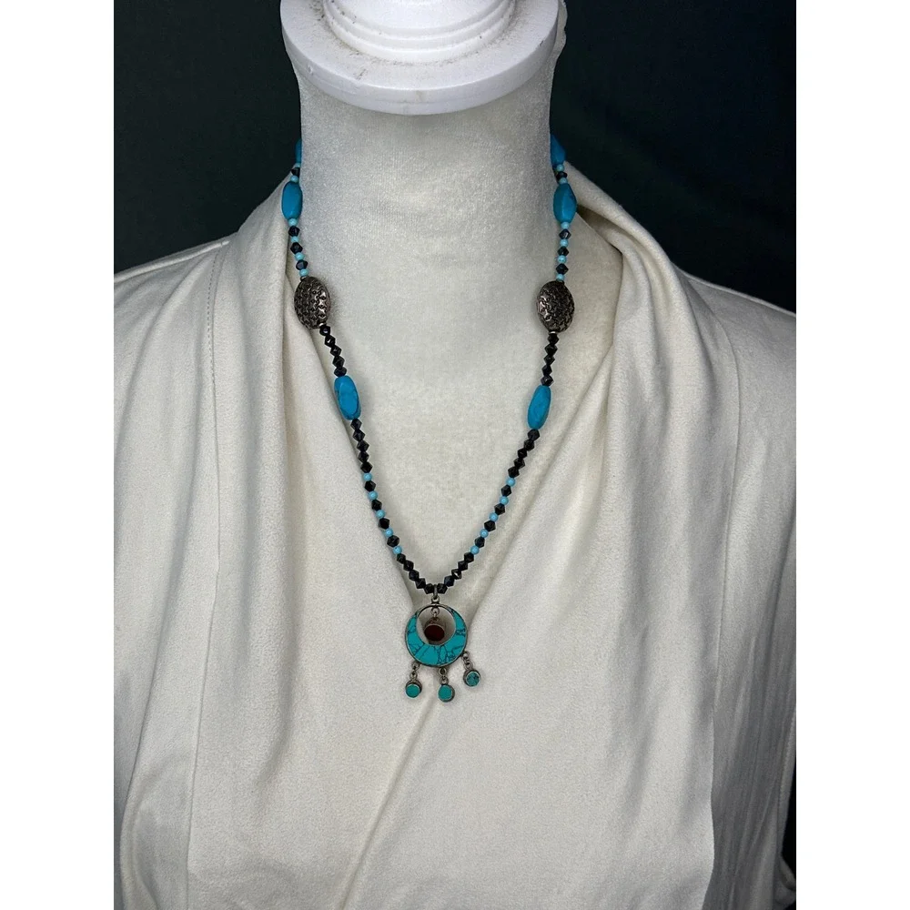 Southwestern Turquoise Black‎ Beaded Crescent Moon Pendant Necklace 18 Inch